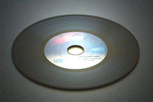 cd disk z izgledom vinilke